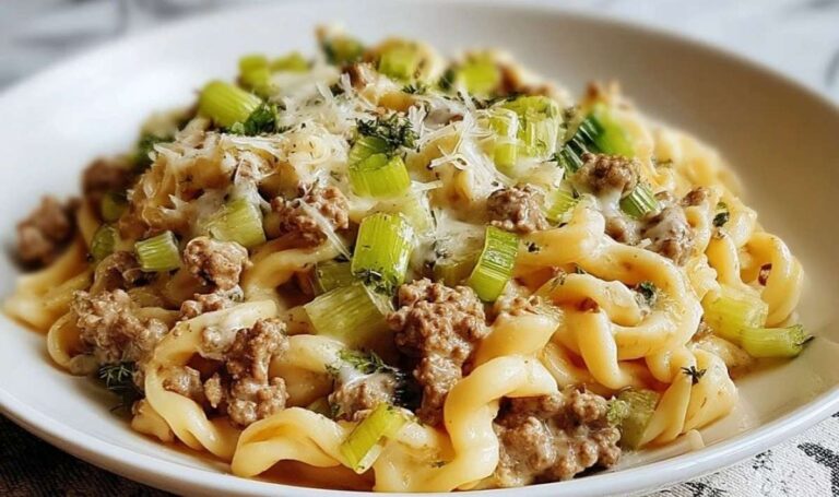 Käse-Lauch Pasta mit Hackfleisch