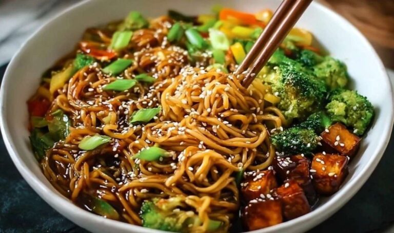 Veganer Teriyaki Noodle Bowl